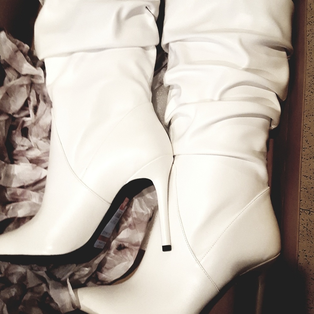 Jessica Simpson Lindy pointed-toe fashionboot 8.5